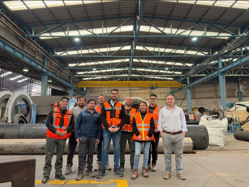 Equipo de Mecánica-Piping de Keypro en la planta de Tehmco